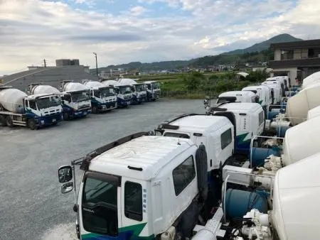 コンクリートミキサー車運転手 (熊本営業所 / 正社員)